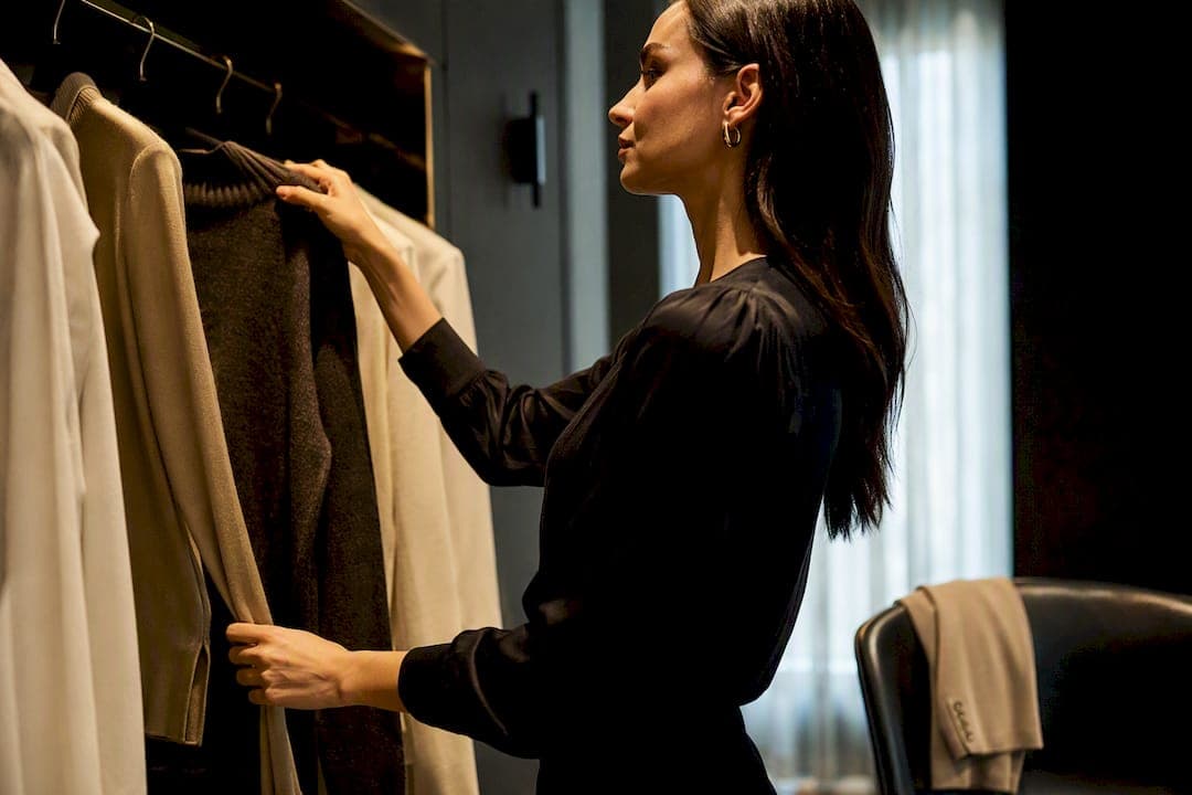 End Morning Outfit Stress: 8–10 Piece Telework Capsule with AI