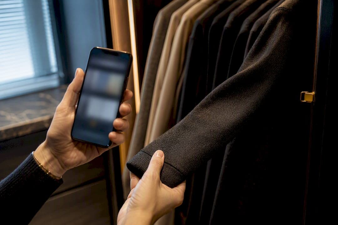 Scan 15 Items, Get AI Outfits in 14 Days: Organize Your Wardrobe